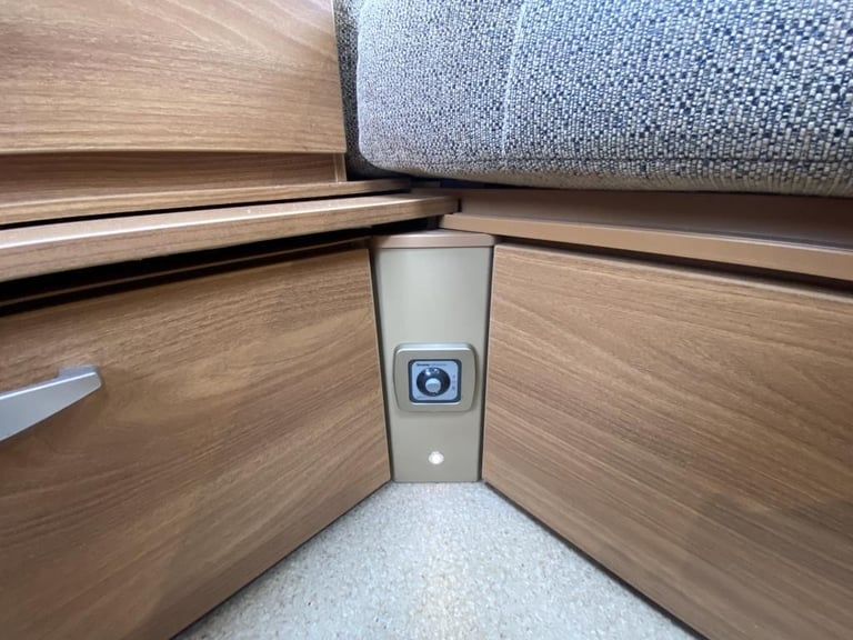 2012 SWIFT CHALLENGER SPORT 524 TOURING CARAVAN