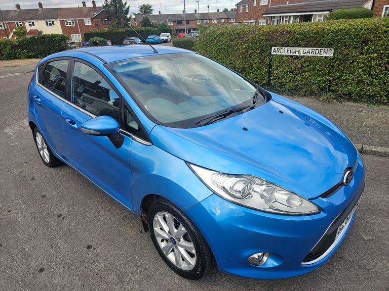 fiesta 1.4 zetec NEW RE.CON ENGINE 98K WITH RECEIPT LONG MOT JUNE 26 NEW CLUTCH 2KEYS drives perfe