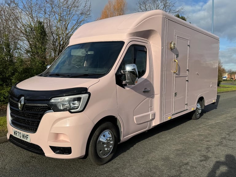 Renault Master 35 Mobile Beauty Salon Conversion