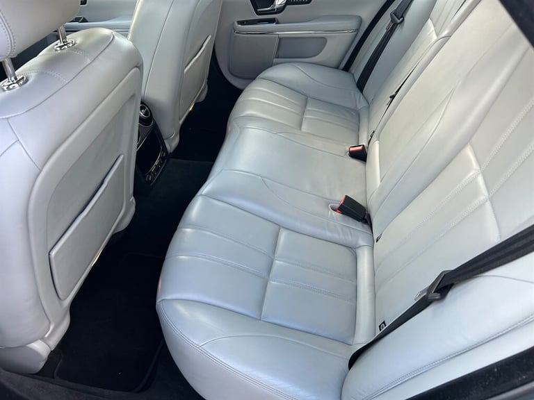 2011 Jaguar XJ D V6 PREMIUM LUXURY Saloon Diesel Automatic