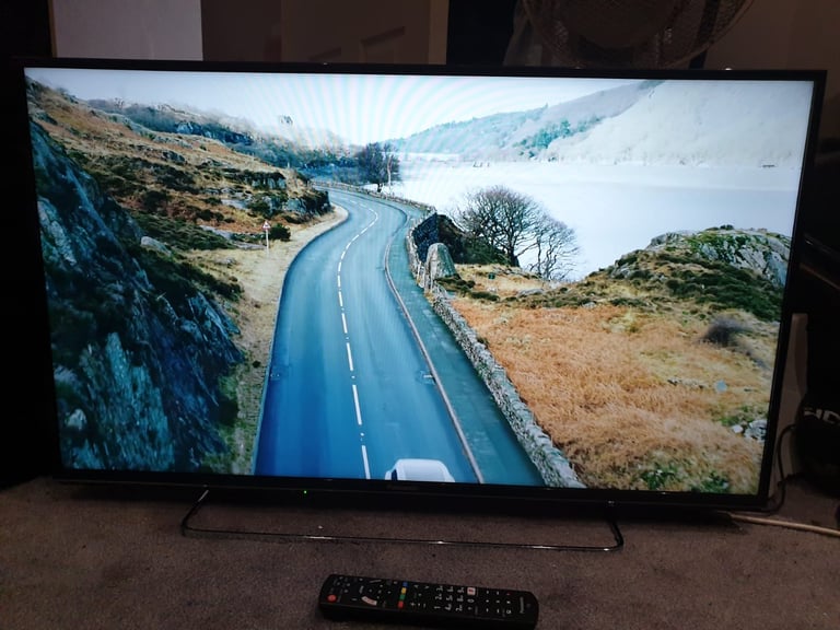 Smart 40inch Panasonic HDR Tv WiFi enabled 