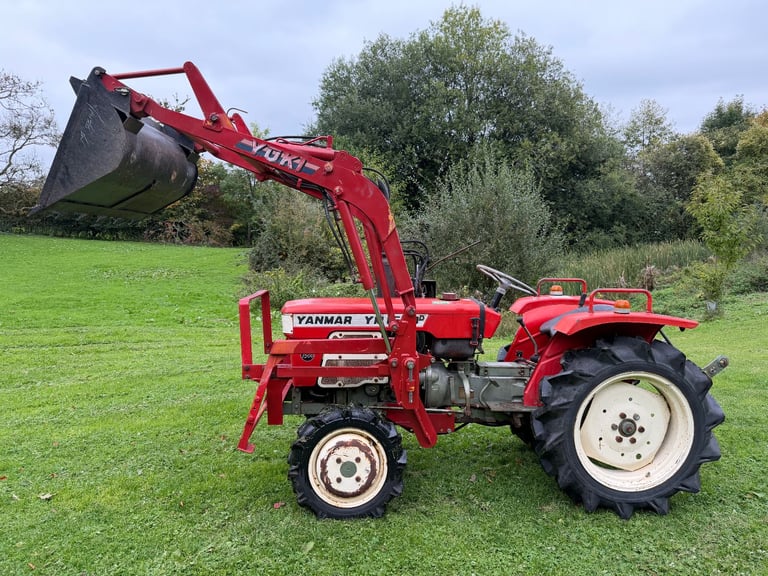 YANMAR YM1500D 4WD TRACTOR WITH FRONT LOADER/ BUCKET ** WATCH VIDEO *** 15HP ** 835 Hours
