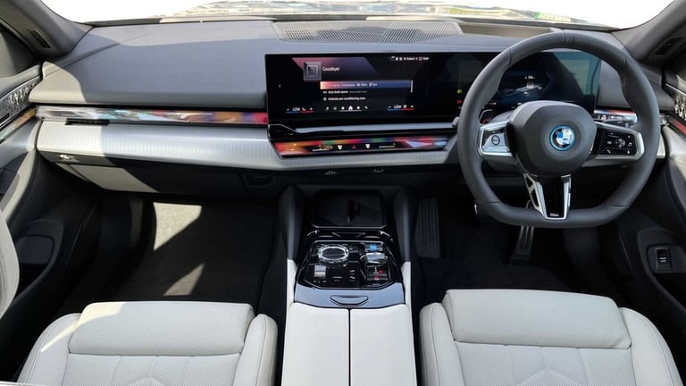 2025 BMW i5 250kW eDrive40 M Sport Pro 84kWh 5dr Auto Estate Electric Automatic