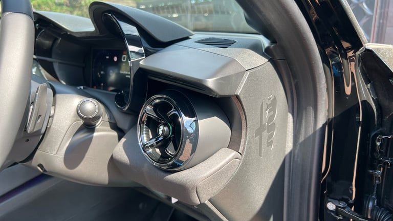 2025 Alfa Romeo Junior 1.2 MHEV Ibrida SUV 5dr Petrol Hybrid e-DCT Euro 6 (s/s) (136 ps) SUV Hybr...