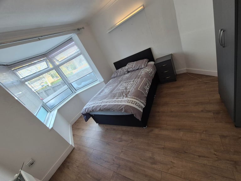 SUPPORTED ACCOMMODATION - LARGE ROOMS AVAILABLE IN KITTS GREEN, SHARD END, DIGBETH & YARDLEY (HMO)