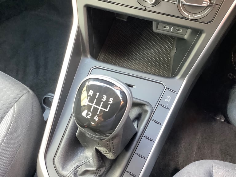 2024 Volkswagen Polo LIFE Hatchback Petrol Manual