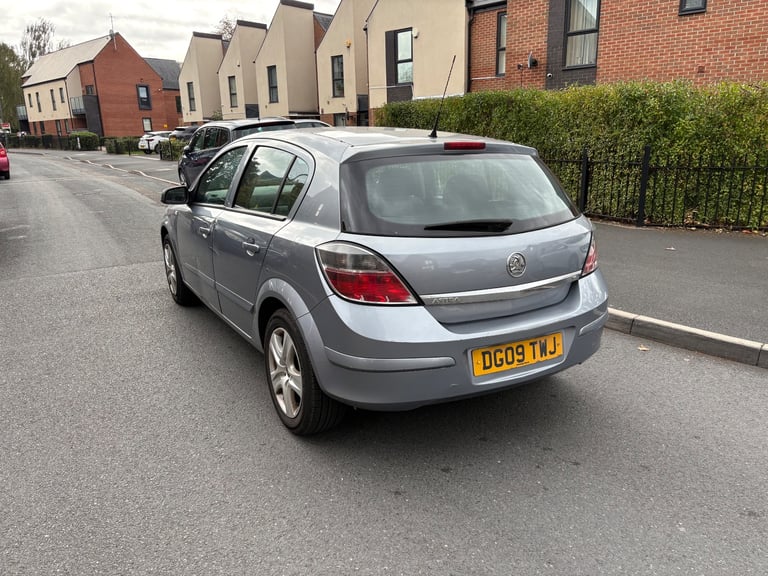 Vauxhall, ASTRA, Hatchback, 2009, Manual, 1598 (cc),5 doors - Image 3
