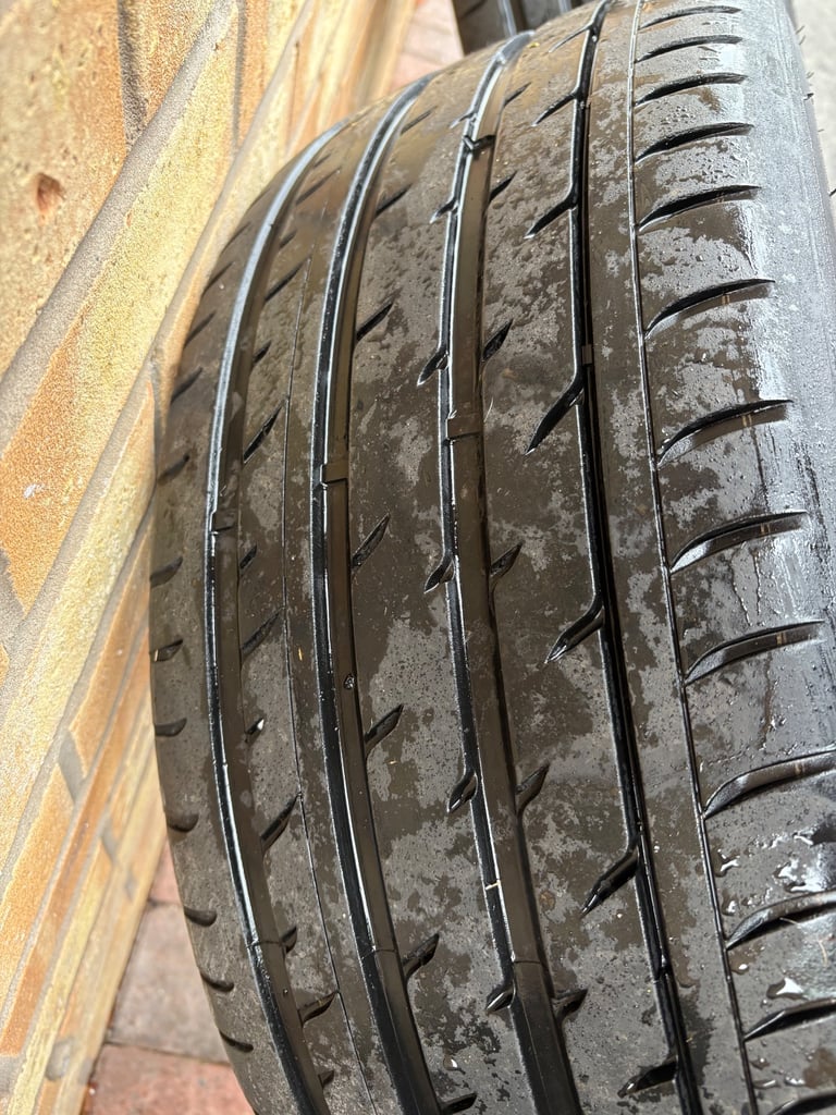 VW 20” alloys wheels