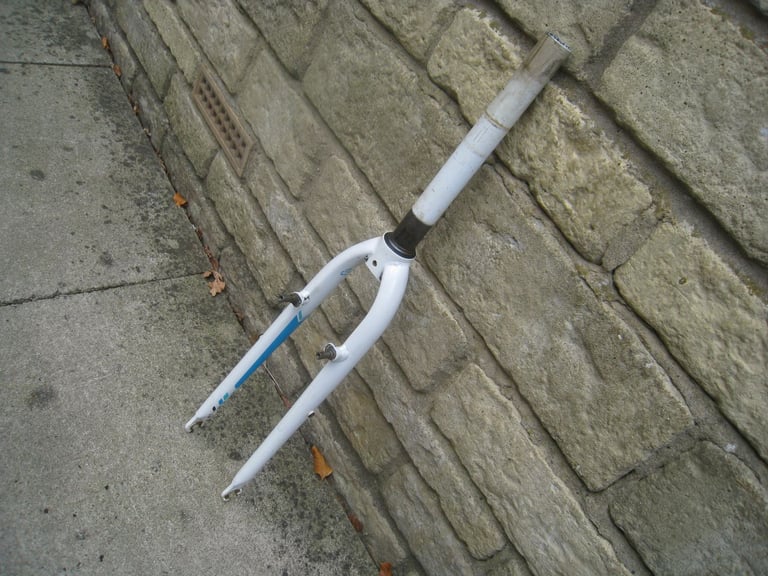 image for hybrid bike fork 700c wheel non disc -  delivery / postage available 
