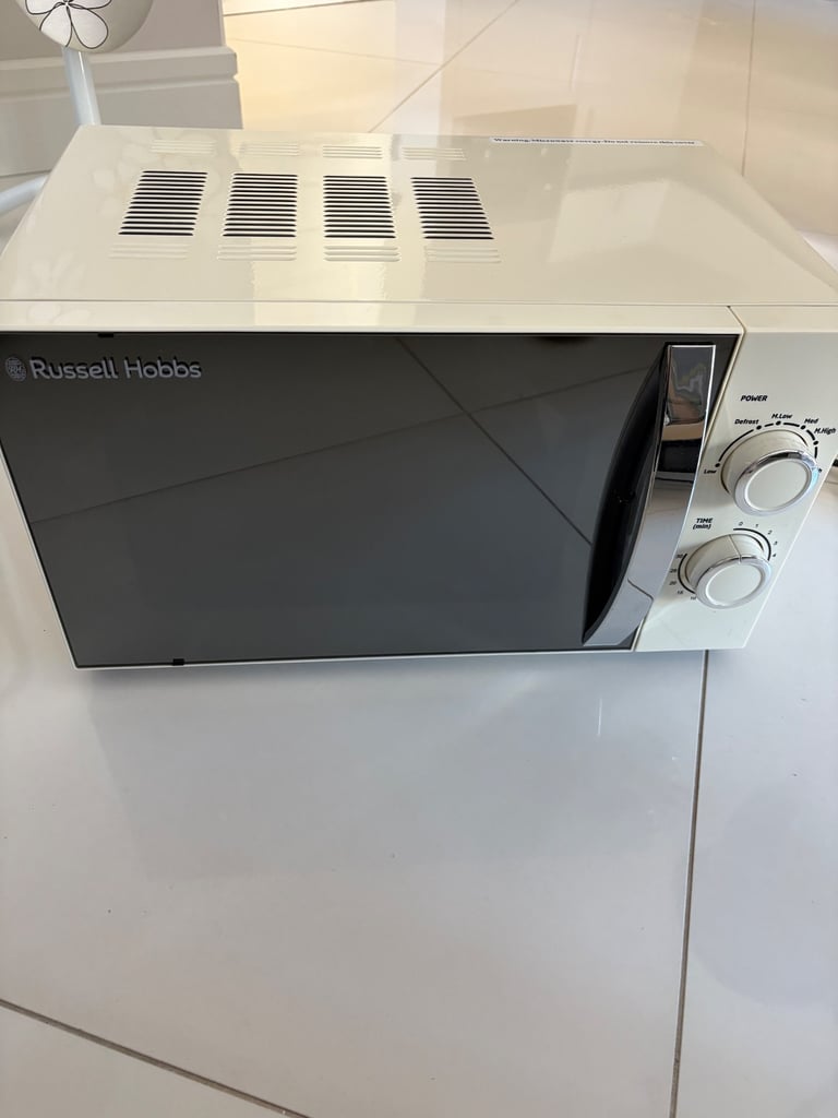 Russell Hobbs cream microwave 