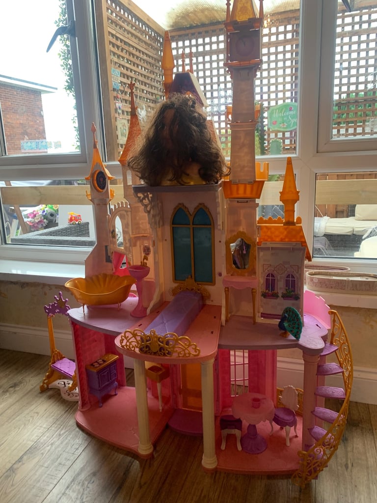 Disney Musical light up dolls house with Accessories Rapunzel and Her Horse 