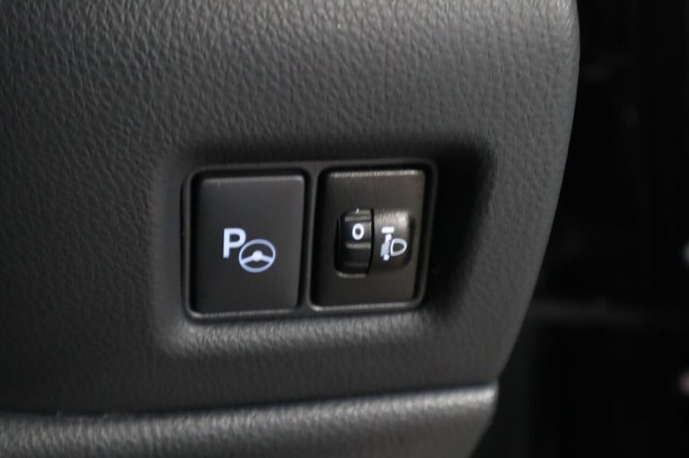 2022 Toyota C-HR 1.8 VVT-h Design CVT Euro 6 (s/s) 5dr HATCHBACK PETROL/ELECTRIC Automatic