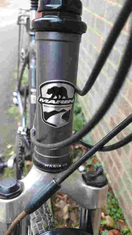 Lightweight Aluminium Marin San Rafael Hybrid bike in good condition with suspensions