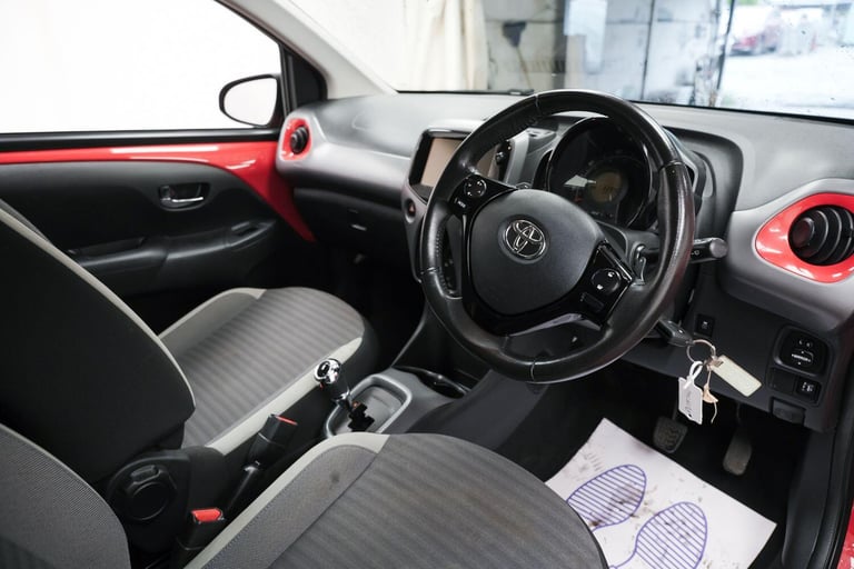  Toyota AYGO 1.0 VVT-i x-play x-shift Euro 6 5dr Petrol Automatic
