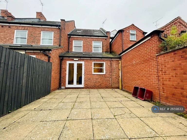 6 bedroom house in Gordon Street, Leamington Spa, CV31 (6 bed) (#2659833)