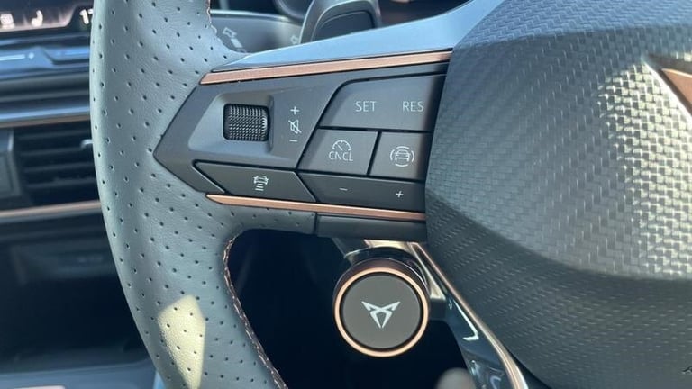2025 Cupra Leon 1.5 eTSI (150ps) V2 DSG Automatic SUV Hybrid Automatic