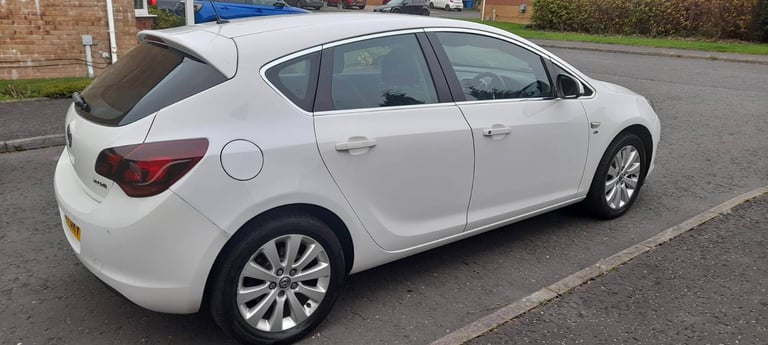 Vauxhall, ASTRA, Hatchback, 2014, Manual, 1956 (cc), 5 doors