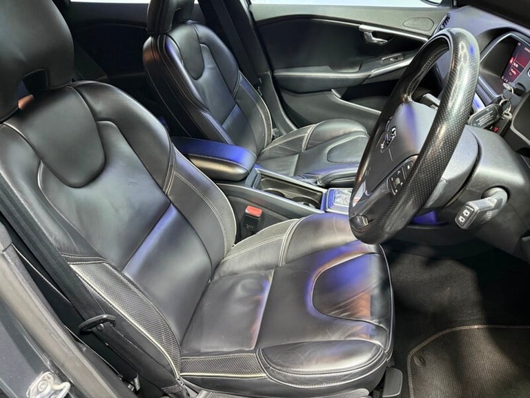 Volvo V40 D3 R-DESIGN PRO