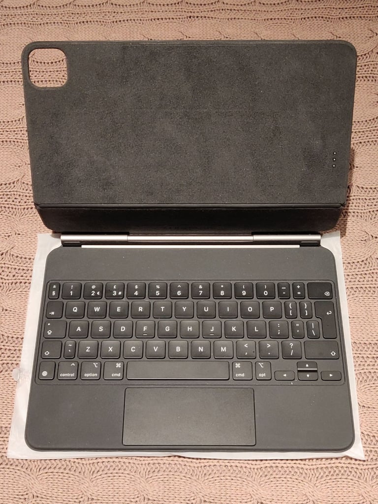 image for Apple iPad Magic Keyboard for 11-inch iPad Air and Pro