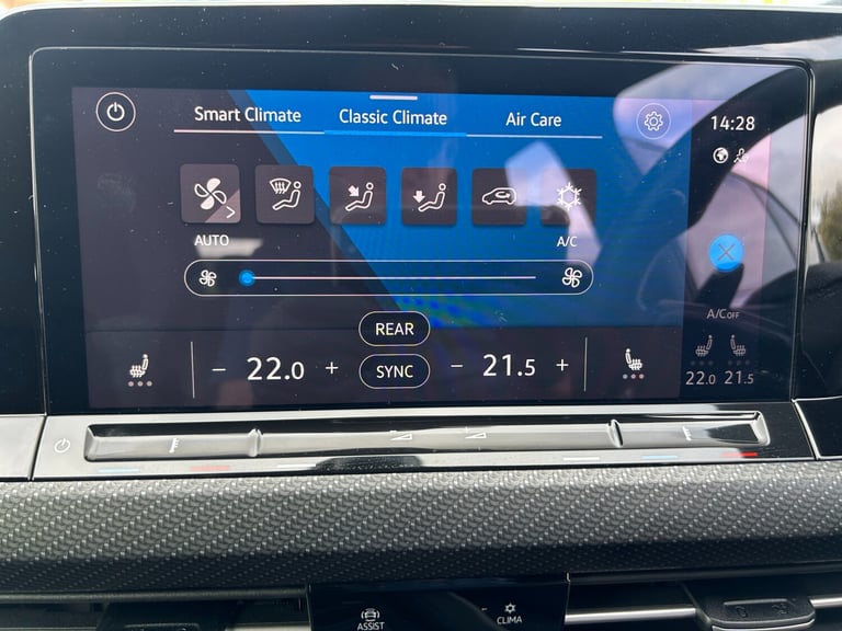 2021 VOLKSWAGEN GOLF MK8 2.0 TSI 320 R 4Motion 5dr DSG