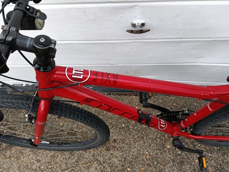 Carrera axle limited edition mountain bike, MUST SELL THIS WEEKEND 👍🚲