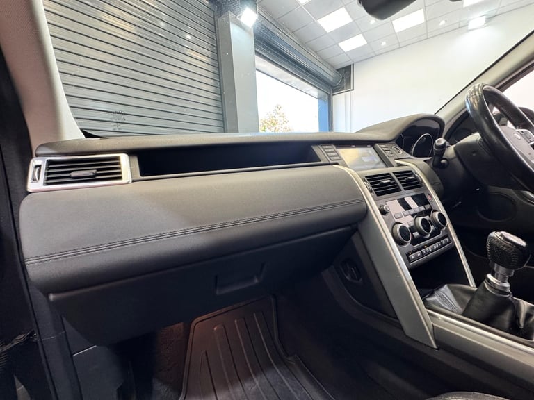 2017 Land Rover Discovery Sport 2.0 TD4 SE 4WD Euro 6 (s/s) 5dr (5 Seat) ESTATE Diesel Manual