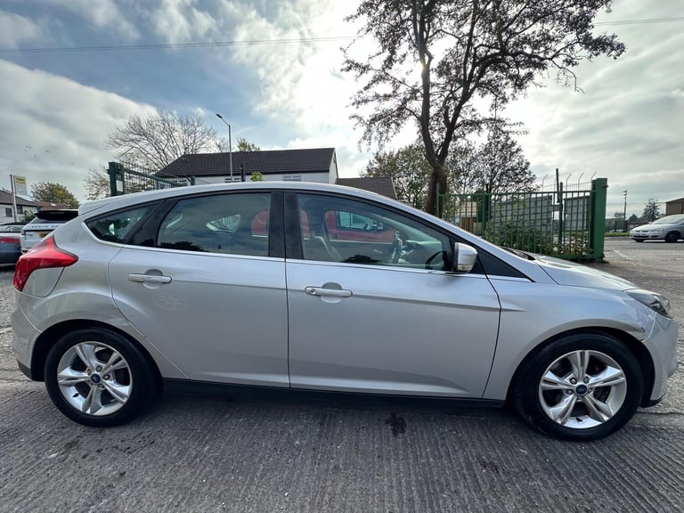 2011 Ford Focus 1.6 TDCi Zetec Euro 5 (s/s) 5dr HATCHBACK Diesel Manual