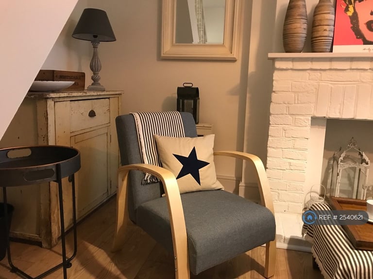 2 bedroom house in Essex Street, Whitstable, CT5 (2 bed) (#2540621)