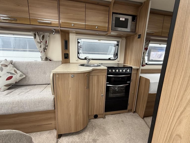 2016 BAILEY PEGASUS RIMINI 4 Berth fixed single beds