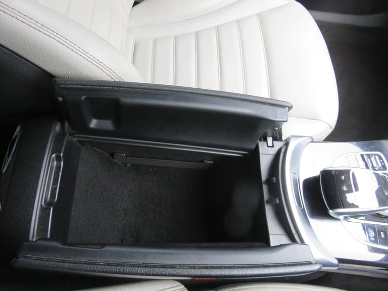 2014 Mercedes-Benz C Class 2.1 C220 BlueTEC AMG Line G-Tronic+ Euro 6 (s/s) 4dr SALOON Diesel Aut...