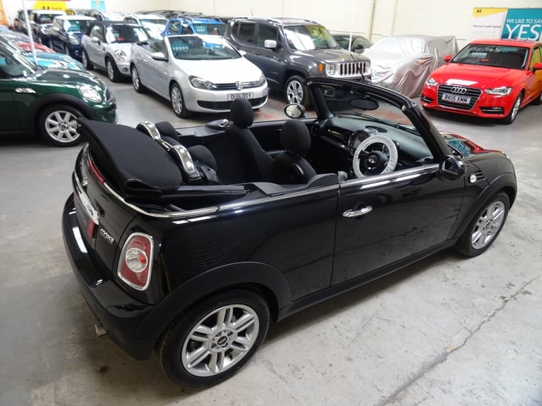 Mini Convertible 1.6 Cooper 2dr Automatic **LOW MILEAGE*ONLY 26000 MILES**