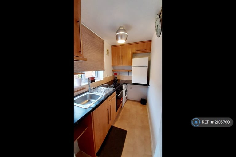 1 bedroom flat in John Silken Lane, London, SE8 (1 bed) (#2105760)