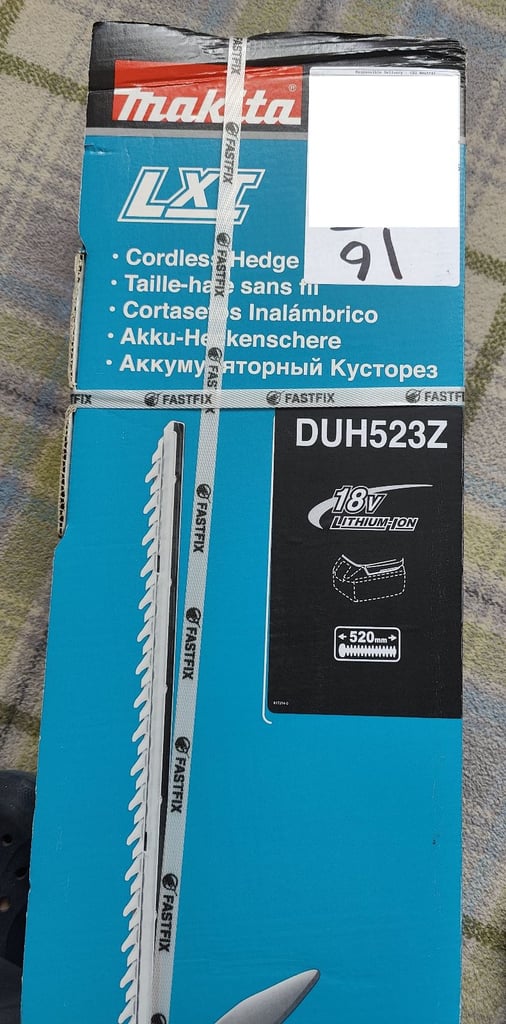 Makita DUH523Z 18v LXT Cordless Hedge Trimmer – NEW in sealed box. With Battery & Charger