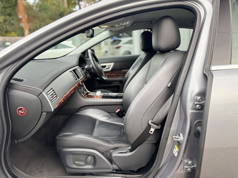 2012 Jaguar XF 3.0d V6 Luxury Saloon 4dr Diesel Auto Euro 5 (240 ps) Saloon Diesel Automatic
