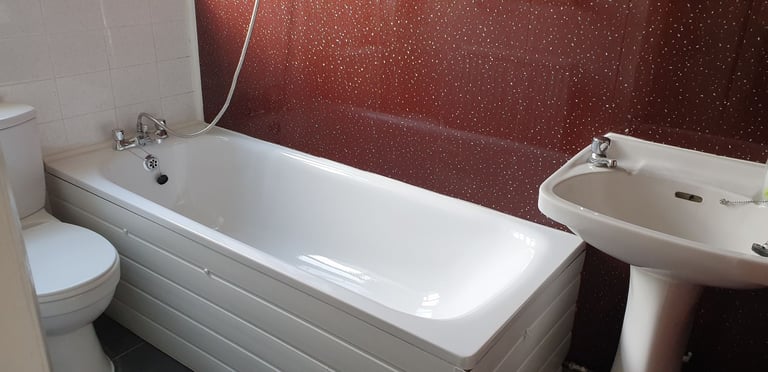 1 Bedroom Flat To Let - 5 mins walk from Hounslow West U/Ground Station