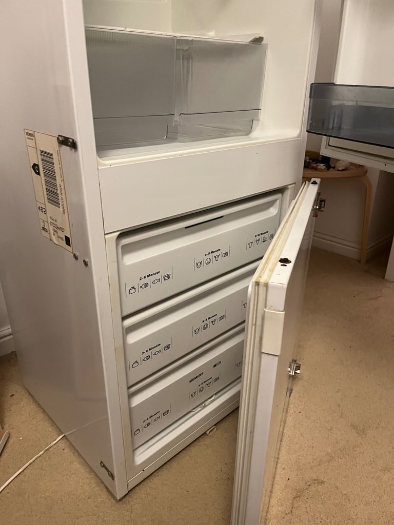 Free working integrated fridge 