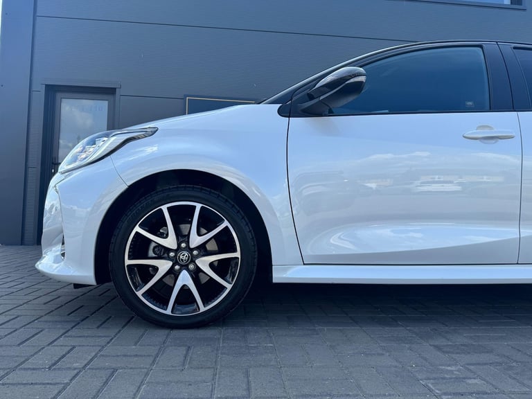 2022 Toyota Yaris 1.5 VVT-h Dynamic E-CVT Euro 6 (s/s) 5dr HATCHBACK Petrol/Electric Hybrid Autom...