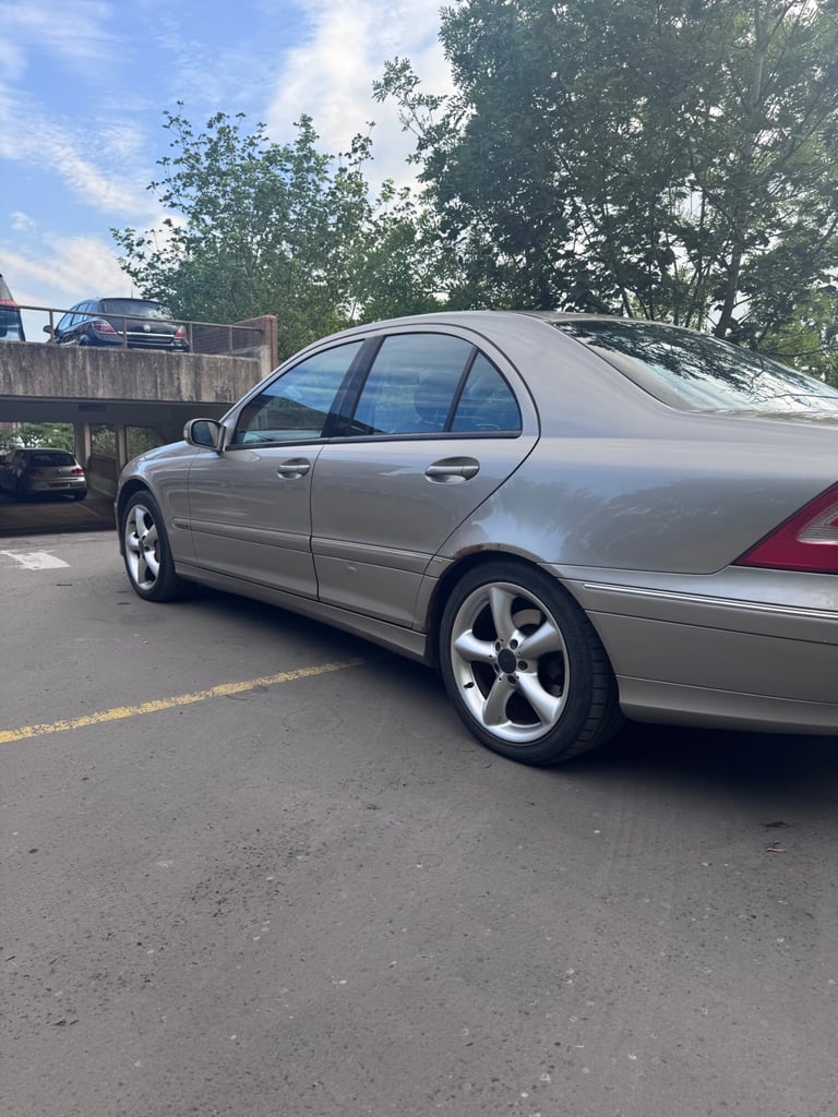 2003 MERCEDES-BENZ C CLASS C180K Avantgarde SE 4dr AUTO PETROL SILVER SALOON VGC
