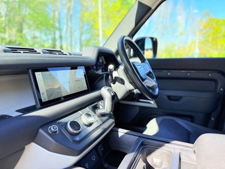 2020 Land Rover Defender 2.0 SD4 SE SUV 5dr Diesel Auto 4WD Euro 6 (s/s) (240 ps) ESTATE Diesel A...
