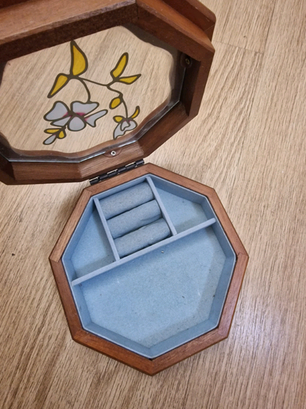MELE vintage jewellery  wooden box 