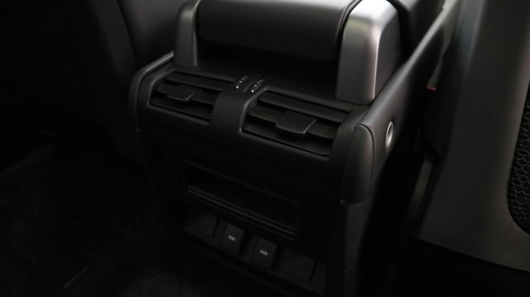 2023 Land Rover Defender Diesel Estate 3.0 D250 X-Dynamic HSE 90 3dr Auto SUV Diesel Automatic