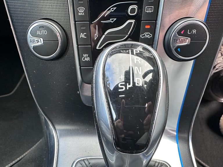 2015 Volvo V40 1.6 D2 R-Design Lux Powershift Euro 5 (s/s) 5dr HATCHBACK Diesel Automatic