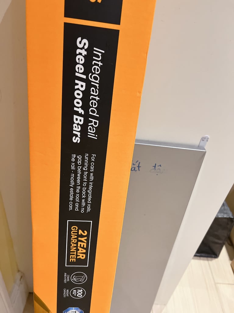  Brand New Halfords Integrated Rail Steel Roof Bars 107cm Length - Set i1