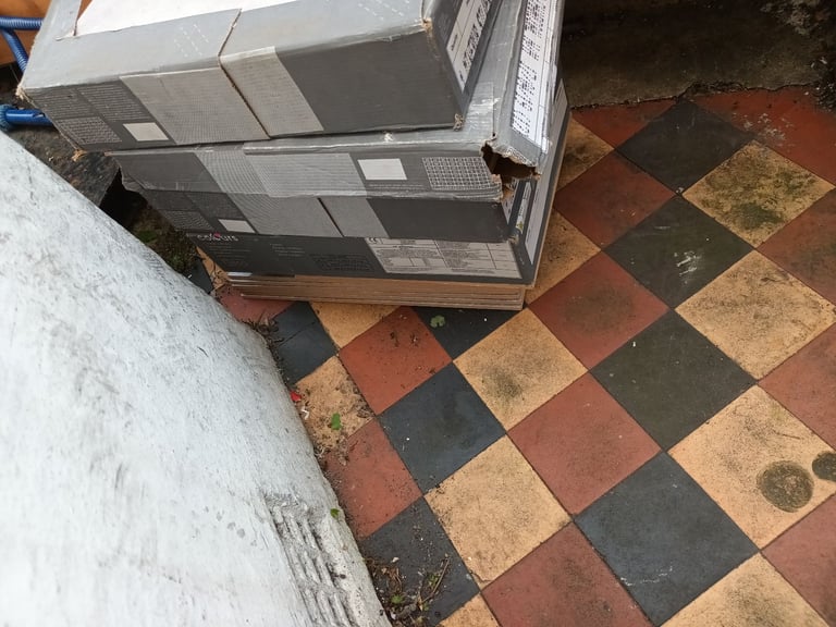 Random items in forecourt Powerscourt Road help yourself