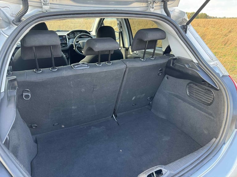 2018 Peugeot 208 1.2 PureTech Allure Premium 5dr HATCHBACK Petrol Manual