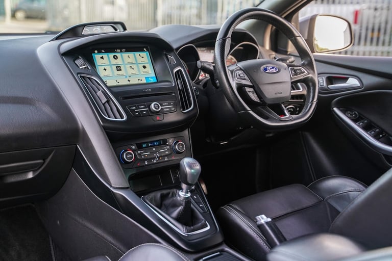 2018 Ford Focus 2.0T EcoBoost ST-3 Euro 6 (s/s) 5dr HATCHBACK Petrol Manual