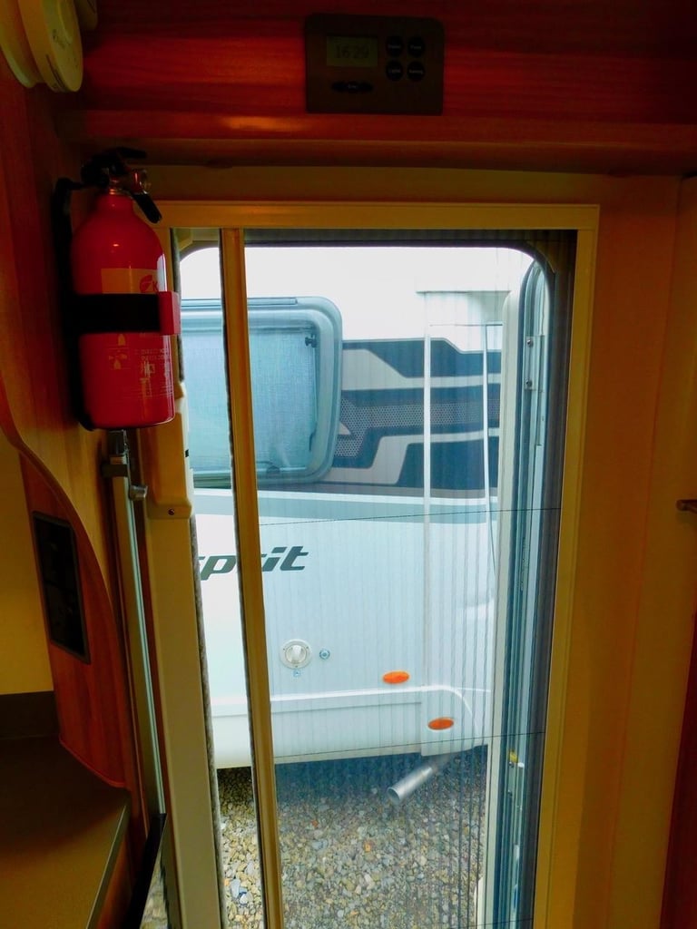 Bailey 625 Approach SE. Peugeot 2.2 Hdi Luxury 2 Berth Motorhome for Sale