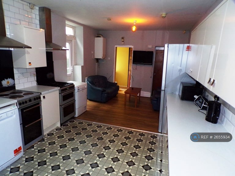 image for 9 bedroom house in Mauldeth Road, Manchester, M20 (9 bed) (#2655934)