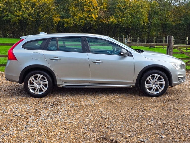 Volvo V60 D4 CROSS COUNTRY SE NAV