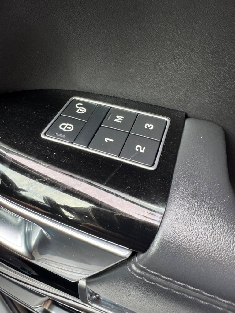 LAND ROVER RANGE ROVER 4.4 SD V8 Autobiography 2016